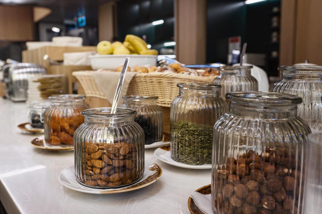Novotel Living Almaty Jetisu エクステリア 写真