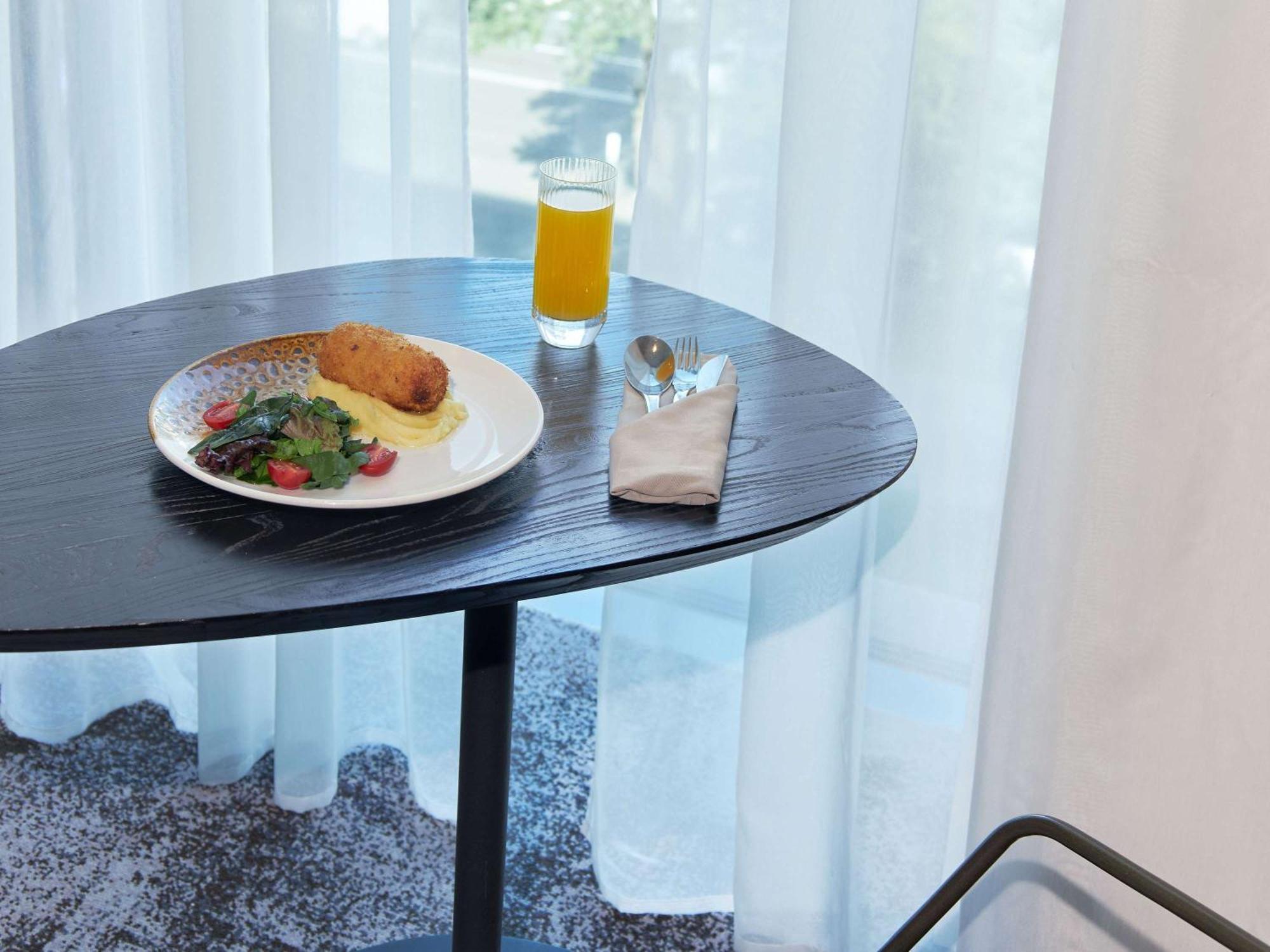 Novotel Living Almaty Jetisu エクステリア 写真