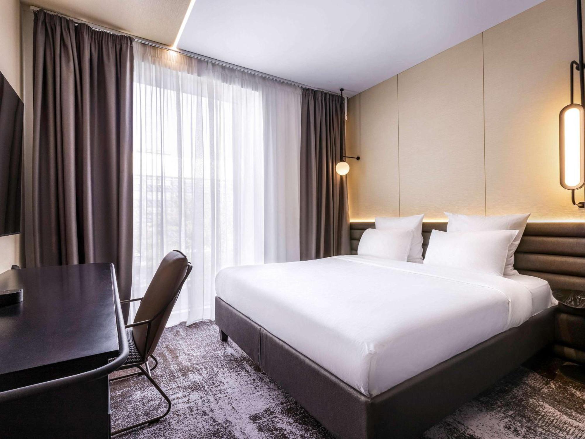 Novotel Living Almaty Jetisu エクステリア 写真